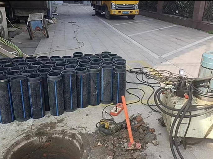 咸安PE置换管厂家 DN315置换管 非开挖管短管置换